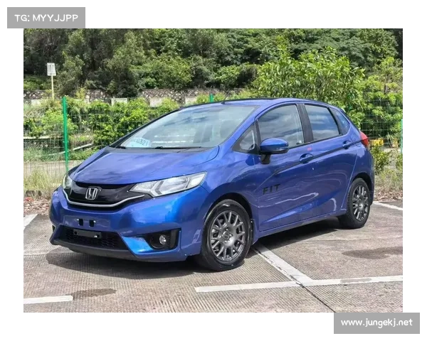 体验本田新飞度，年轻人代步神器，外形小巧时尚