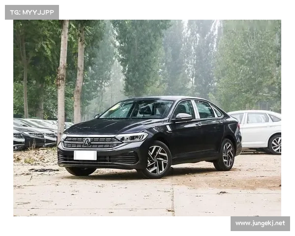 全新15代皇冠来袭,比帕萨特更帅气,定价超亲民 全新15代皇冠来袭,比帕萨特更帅气,定价超亲民